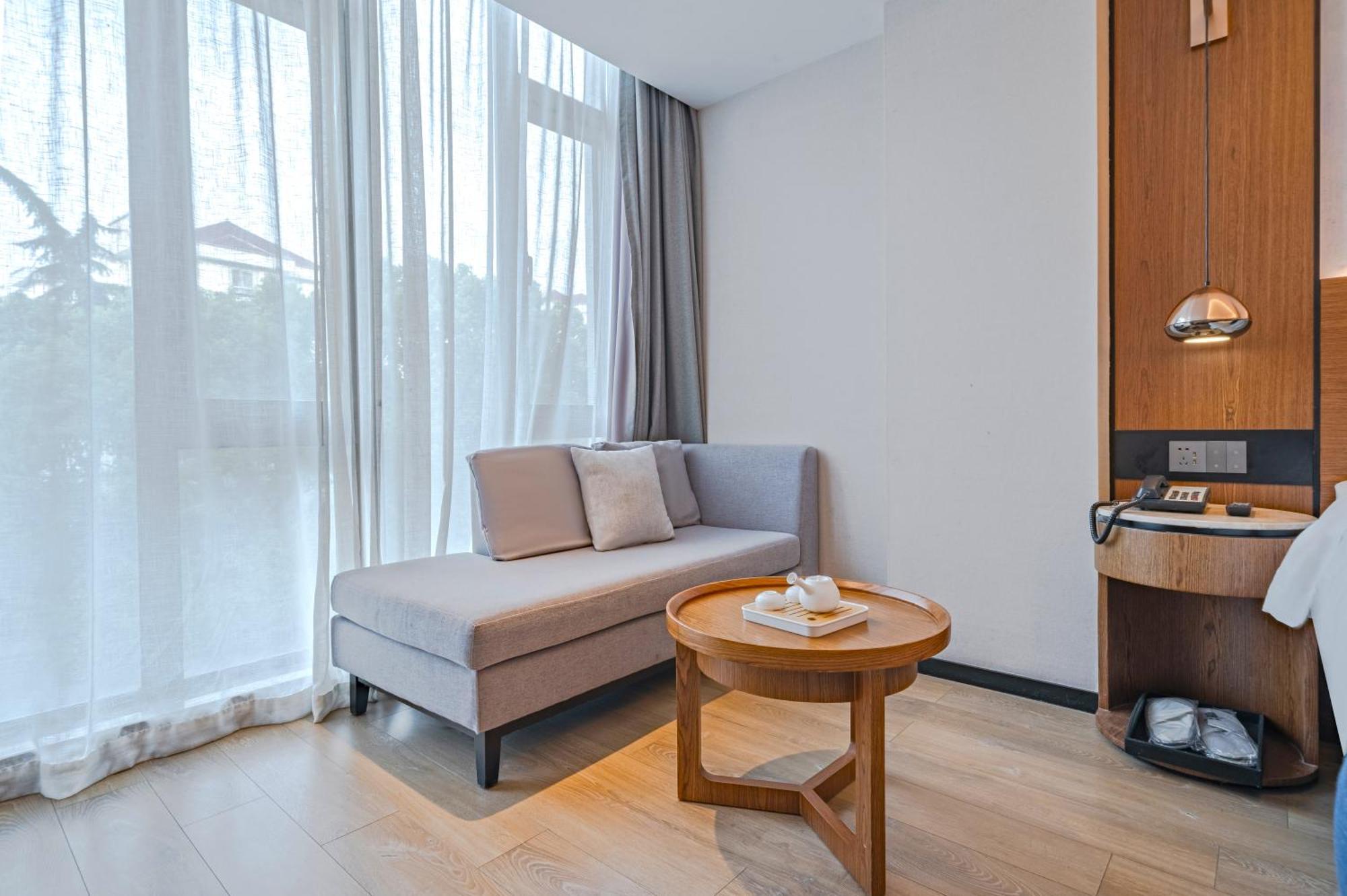 Yunfei - Hongqiao Wuzhong Road Branch 3* Shanghai